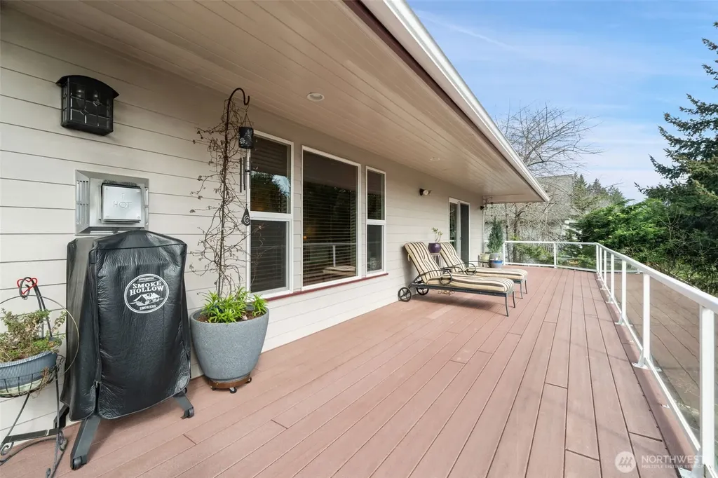 341 E Rainier Court Allyn WA 98524