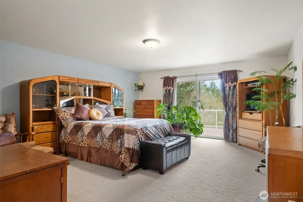 341 E Rainier Court Allyn WA 98524