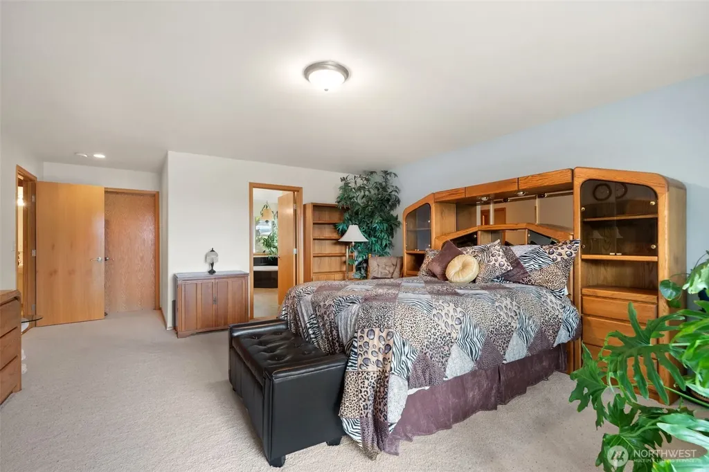 341 E Rainier Court Allyn WA 98524