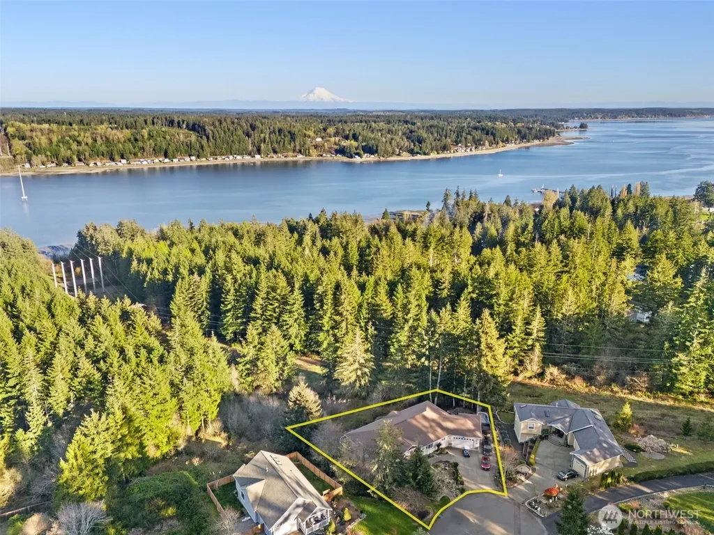 341 E Rainier Court Allyn WA 98524