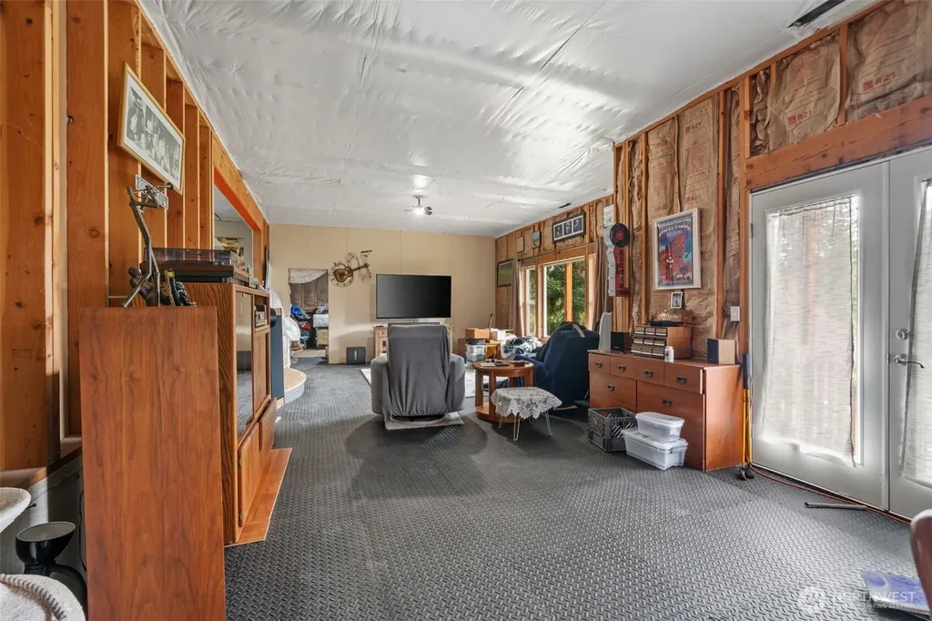 341 E Rainier Court Allyn WA 98524