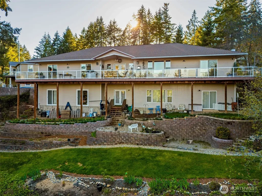 341 E Rainier Court Allyn WA 98524
