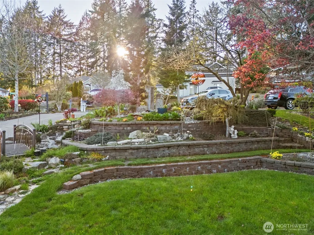 341 E Rainier Court Allyn WA 98524