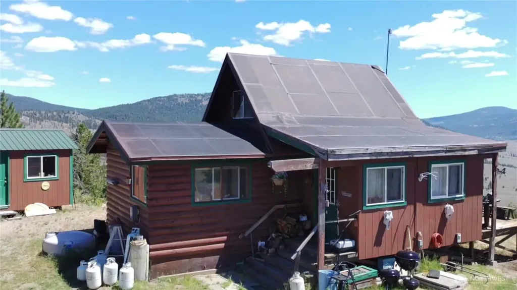 132 W Cayuse Mtn Road Tonasket WA 98855