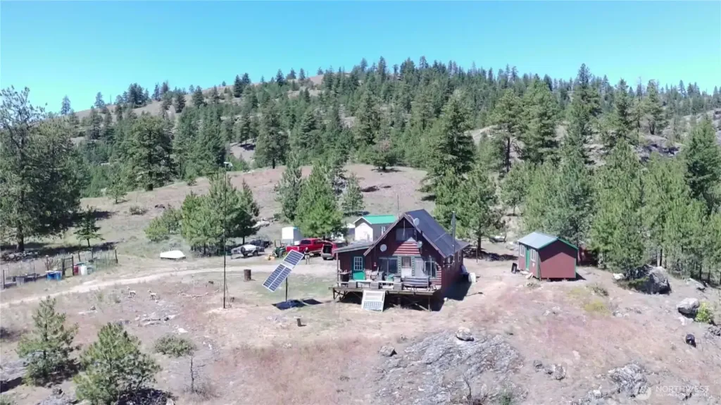 132 W Cayuse Mtn Road Tonasket WA 98855