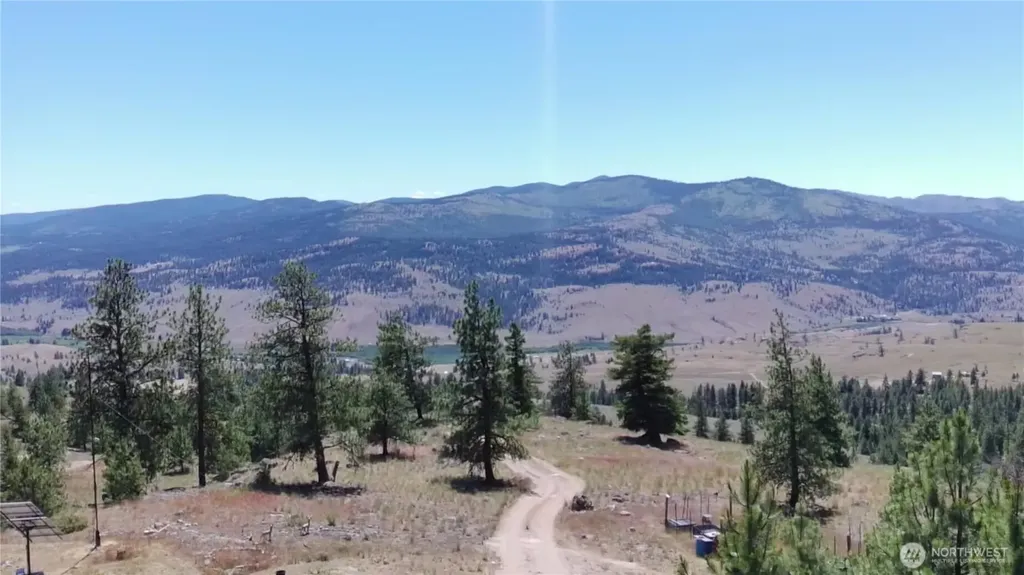 132 W Cayuse Mtn Road Tonasket WA 98855