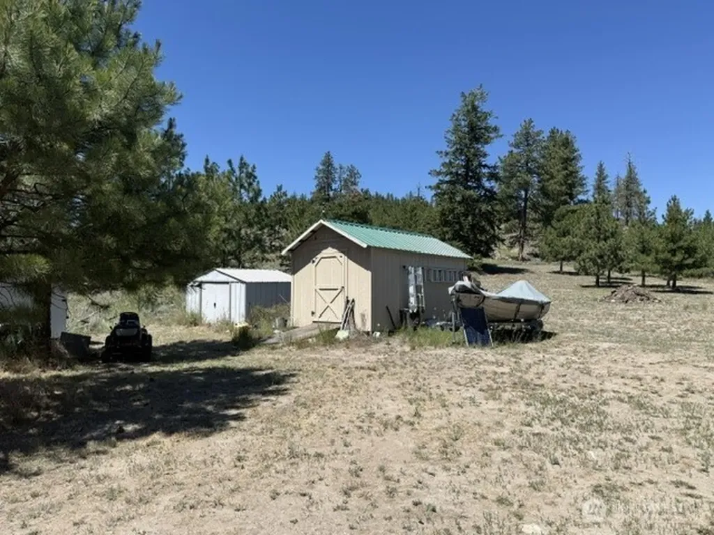 132 W Cayuse Mtn Road Tonasket WA 98855