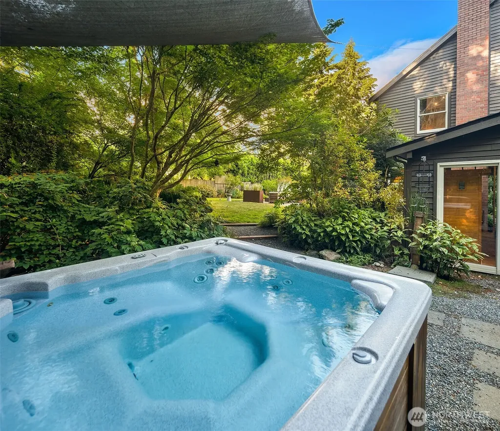 8416 216th Street SW Vashon WA 98070