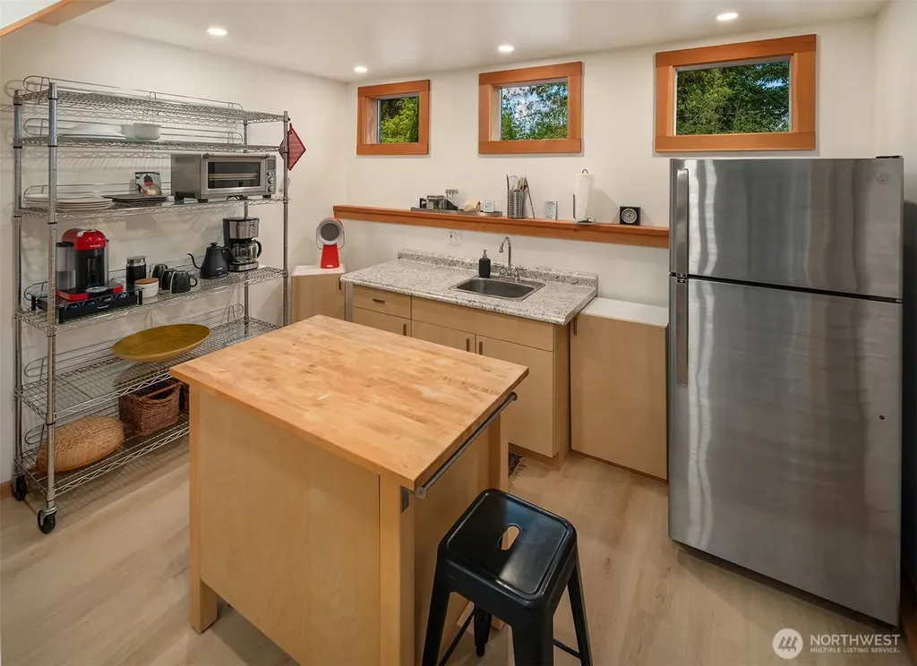 8416 216th Street SW Vashon WA 98070