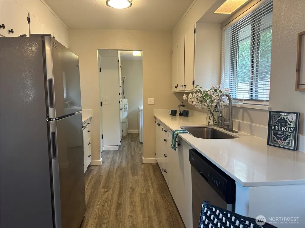 1010 W Pioneer Puyallup WA 98371