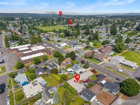 1010 W Pioneer Puyallup WA 98371