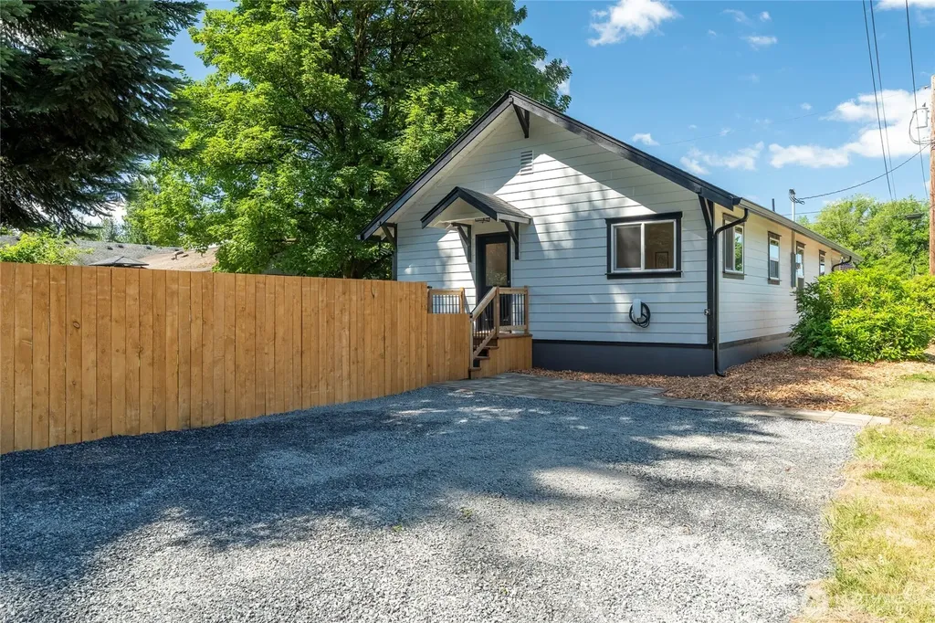 541 High Street Arlington WA 98223