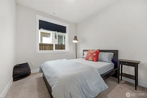 1021 169th Place SW Lynnwood WA 98037