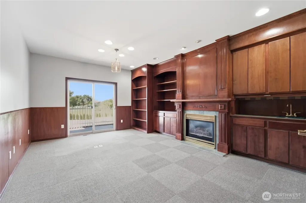 1721 W Kennewick Avenue Kennewick WA 99336