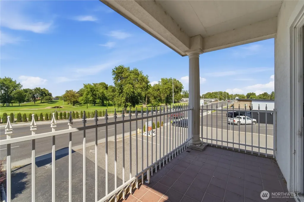 1721 W Kennewick Avenue Kennewick WA 99336
