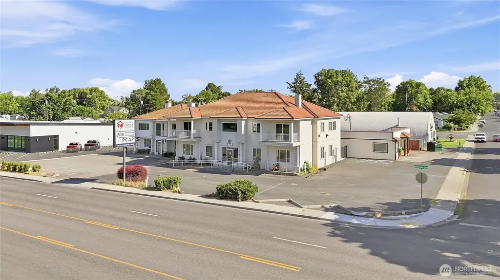 1721 W Kennewick Avenue Kennewick WA 99336