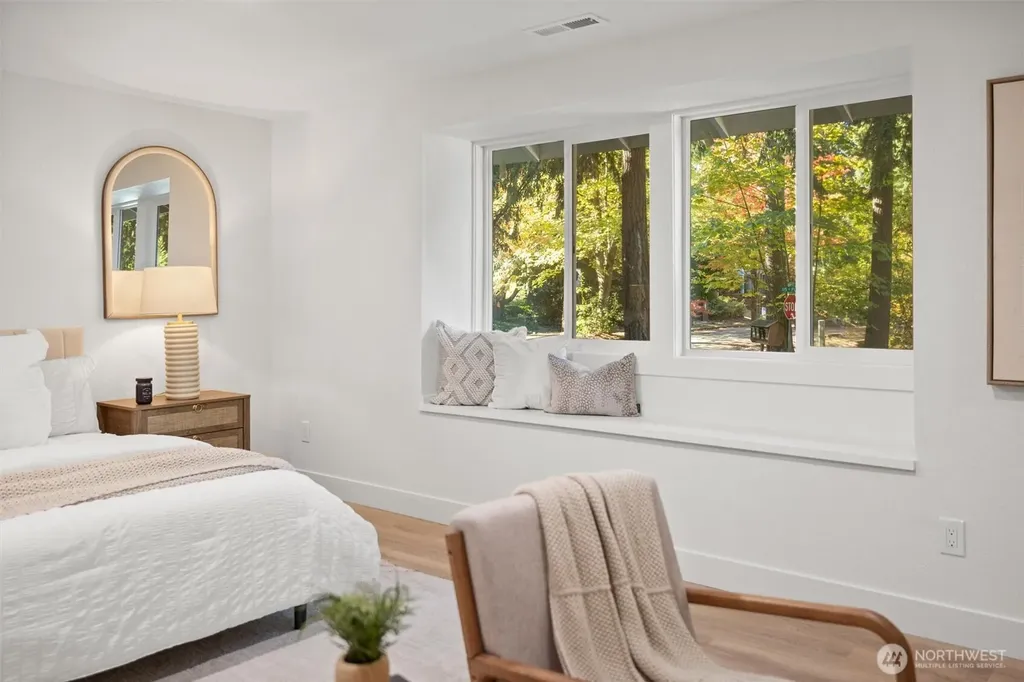 10406 115th Place NE Kirkland WA 98033
