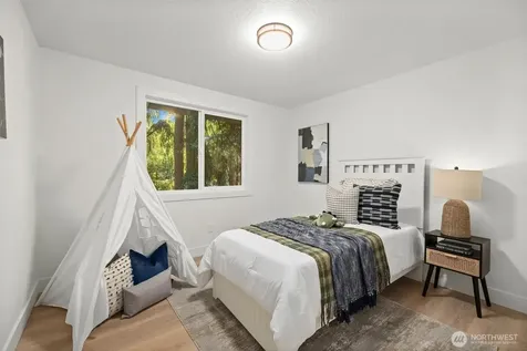 10406 115th Place NE Kirkland WA 98033