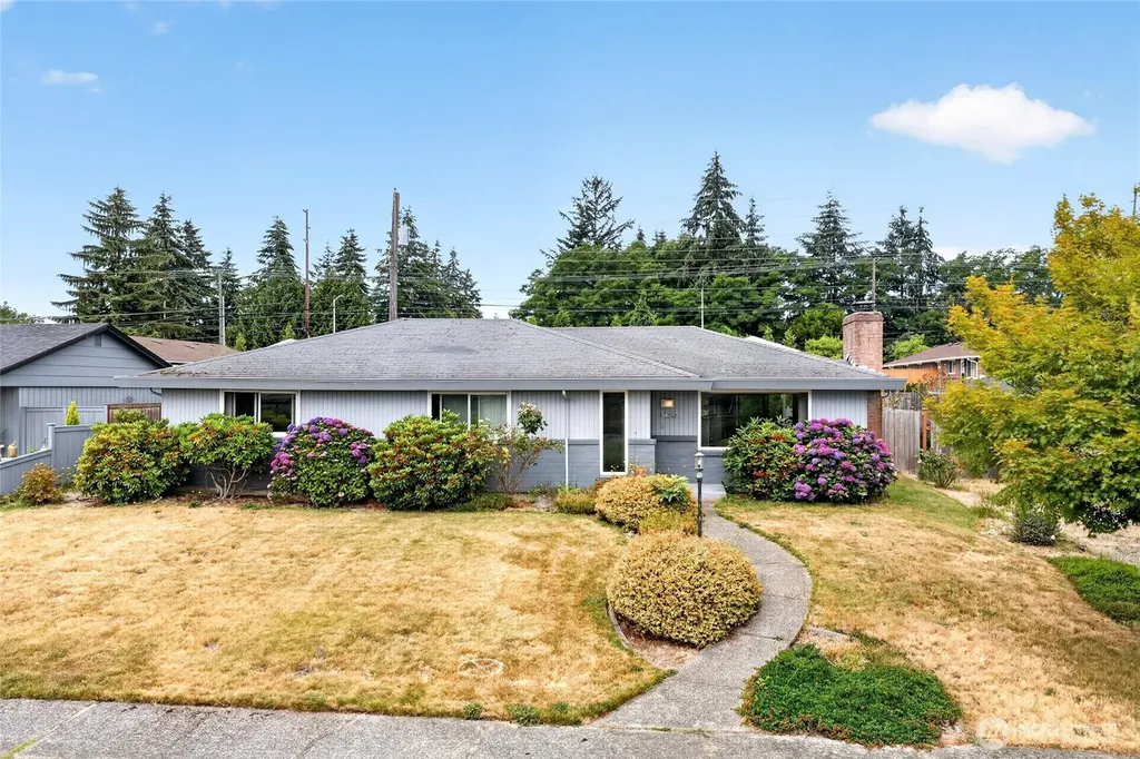 1420 N Woodlawn Tacoma WA 98406