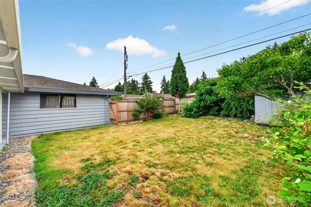 1420 N Woodlawn Tacoma WA 98406