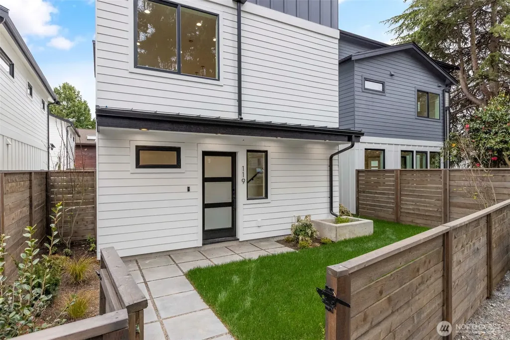 119 NW 112th Street Seattle WA 98177
