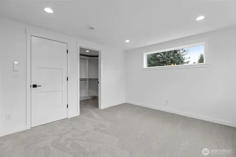 119 NW 112th Street Seattle WA 98177