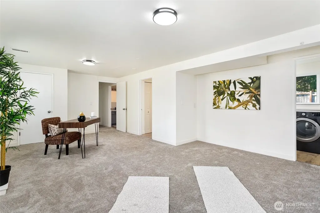6046 NE 204th Street Kenmore WA 98028