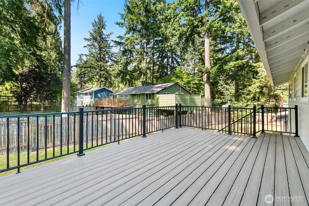 6046 NE 204th Street Kenmore WA 98028