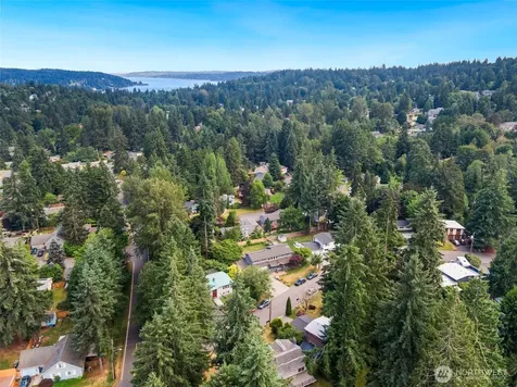 6046 NE 204th Street Kenmore WA 98028