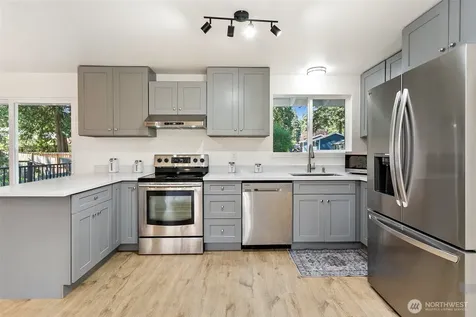 6046 NE 204th Street Kenmore WA 98028