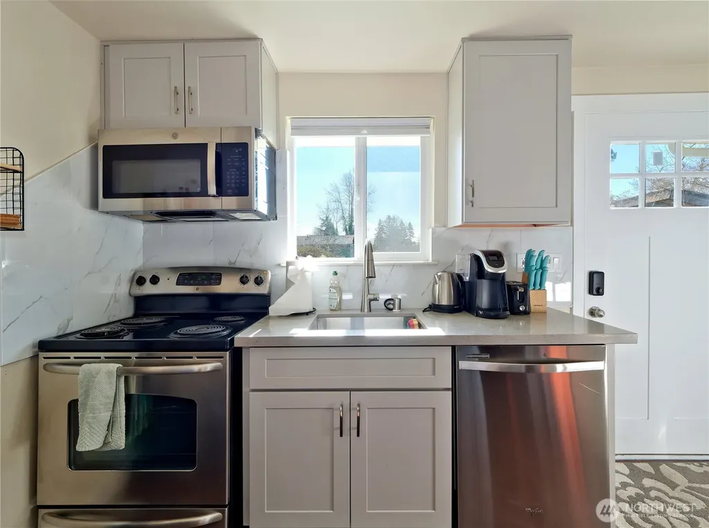 6105 S 124th Street Seattle WA 98178