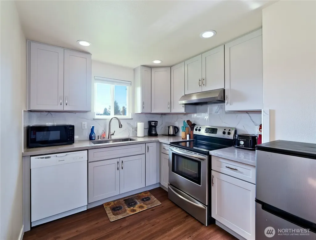 6105 S 124th Street Seattle WA 98178