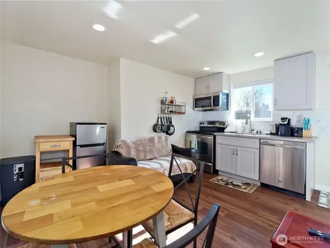 6105 S 124th Street Seattle WA 98178