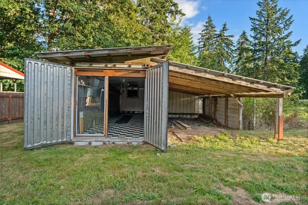 14722 Kapowsin Highway E Graham WA 98338