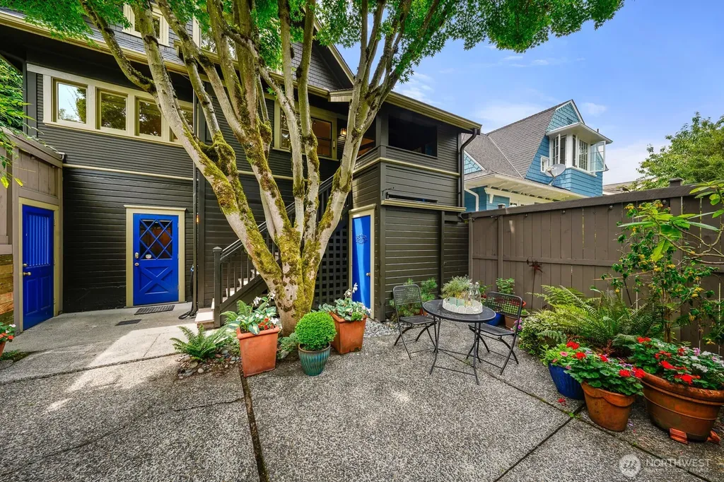 2202 Federal Avenue East Seattle WA 98102
