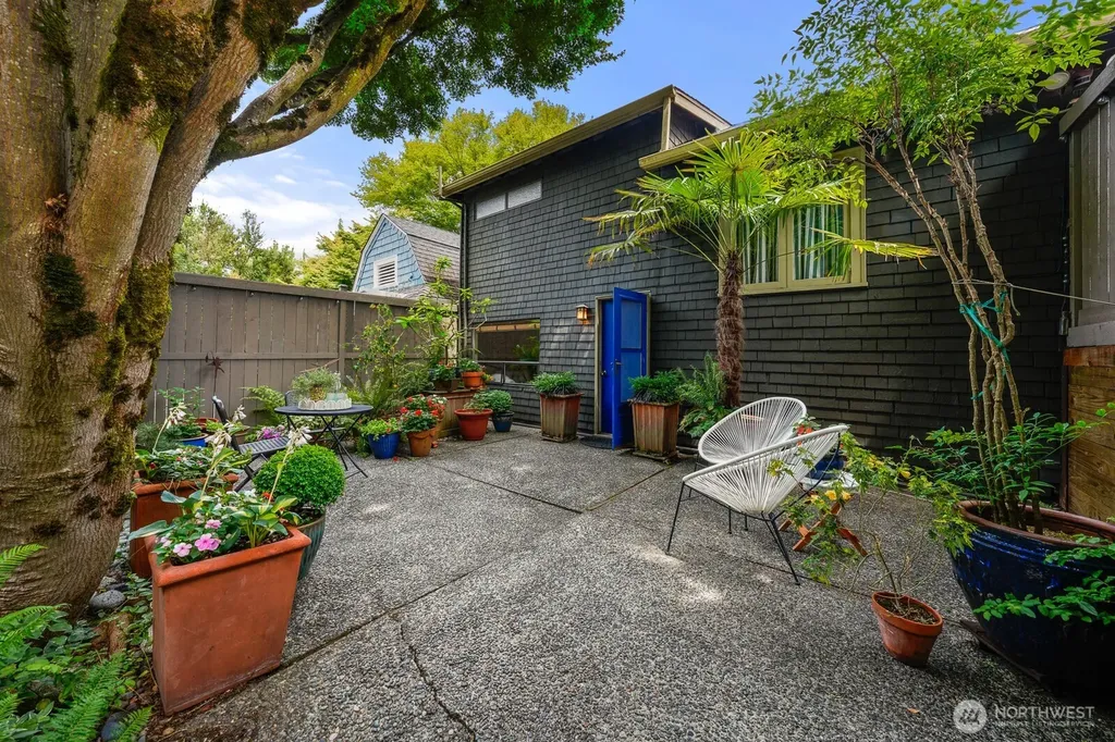 2202 Federal Avenue East Seattle WA 98102