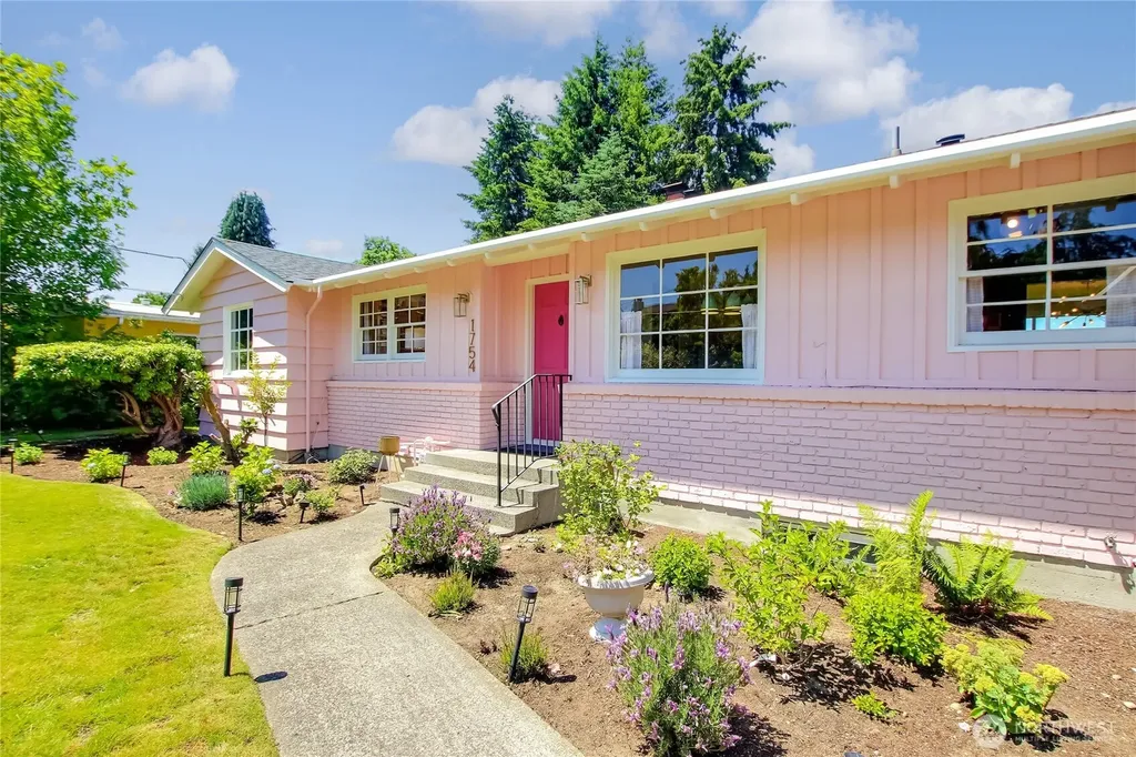 1754 N Narrows Drive Tacoma WA 98406