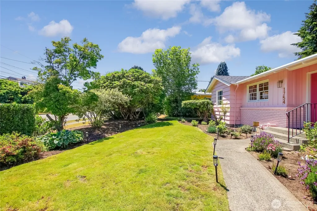1754 N Narrows Drive Tacoma WA 98406