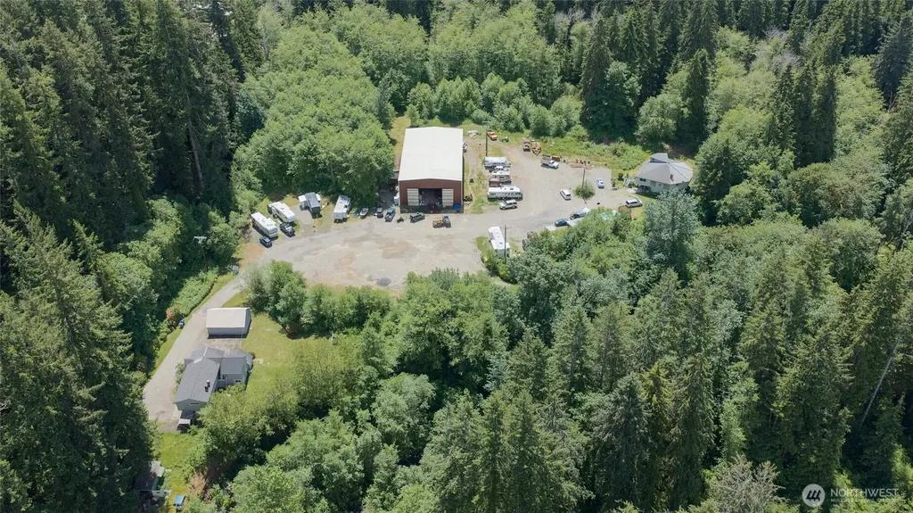 6467 Us Highway 101 Amanda Park WA 98526