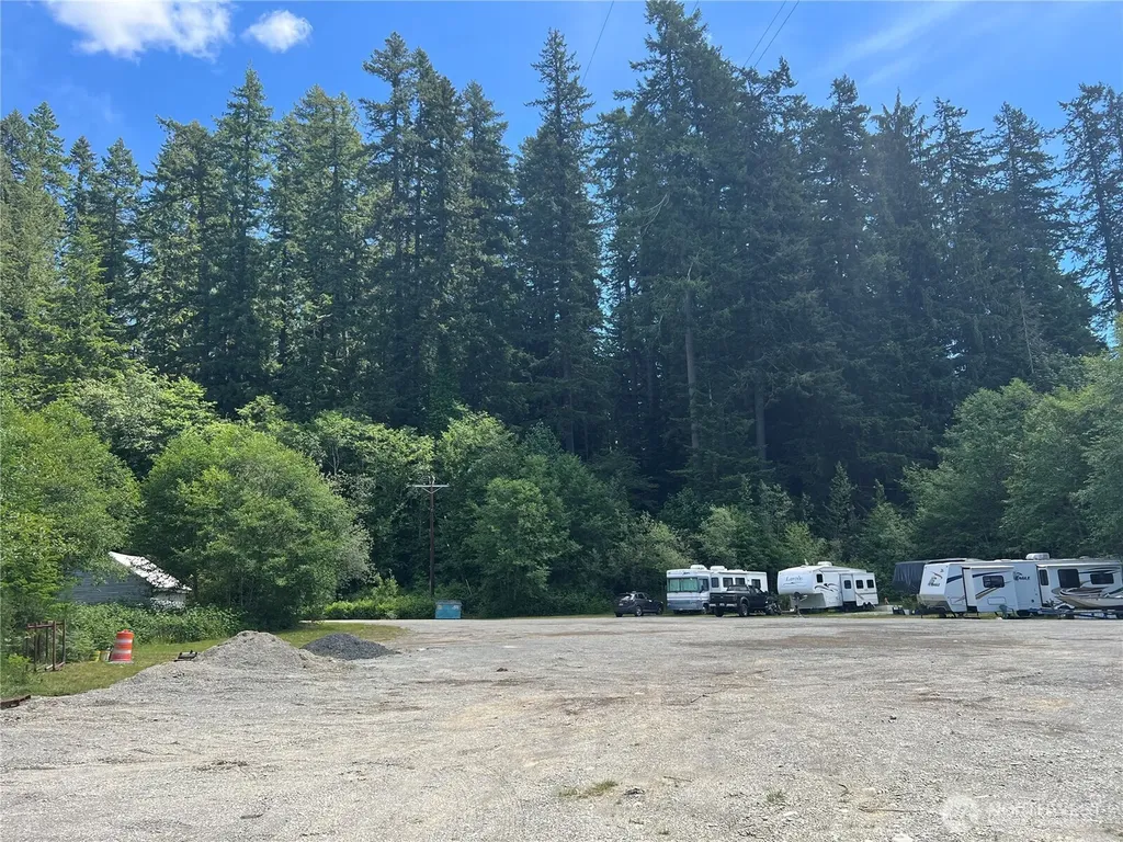 6467 Us Highway 101 Amanda Park WA 98526