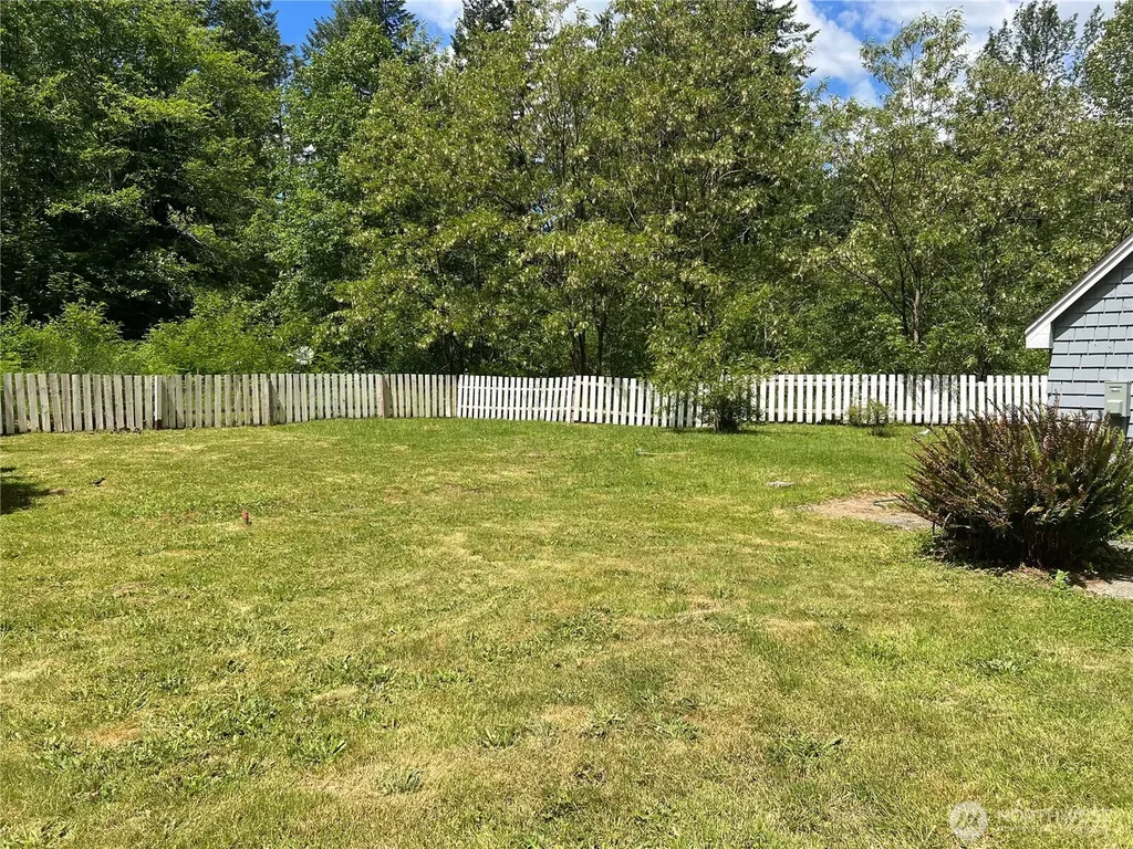 6467 Us Highway 101 Amanda Park WA 98526