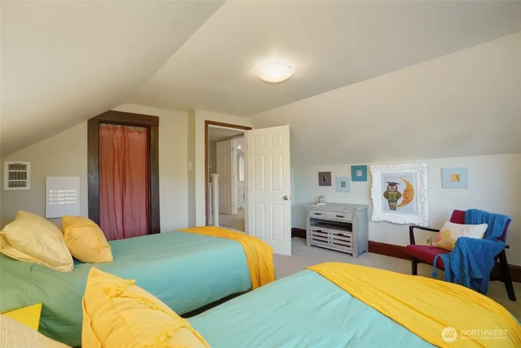 3936 Woodland Park Avenue N Seattle WA 98103