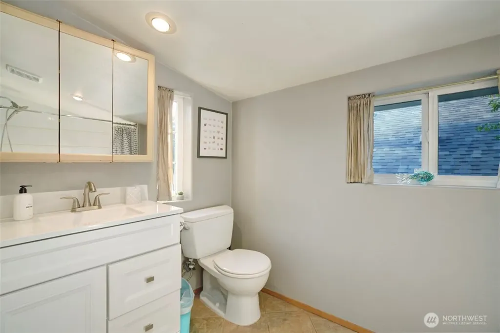 3936 Woodland Park Avenue N Seattle WA 98103