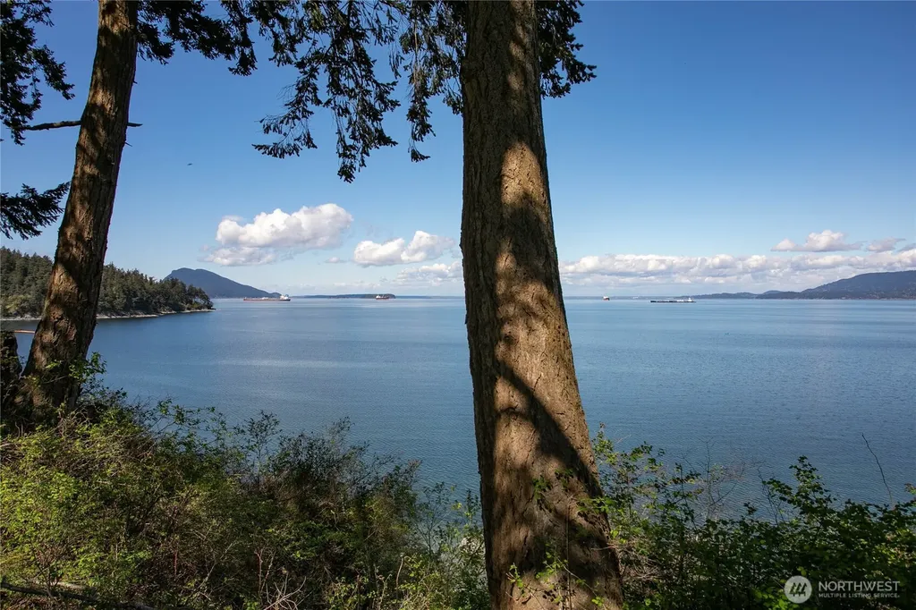 9367 Marshall Road Bow WA 98232
