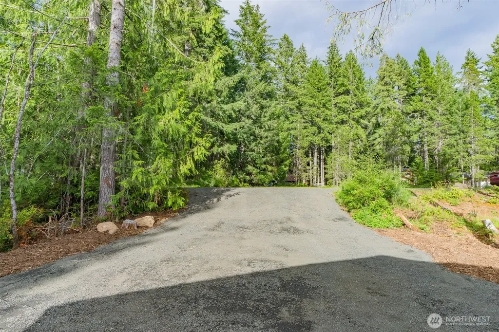 151 N Chinook N Hoodsport WA 98548