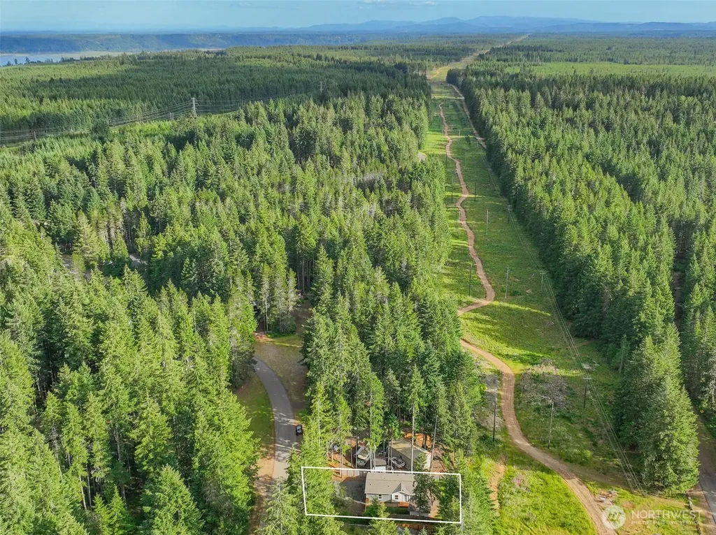 151 N Chinook N Hoodsport WA 98548