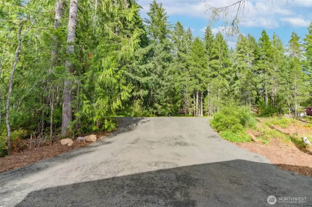 151 N Chinook N Hoodsport WA 98548