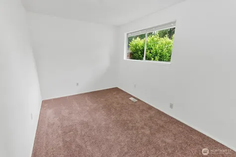 15408 74th Avenue E Puyallup WA 98375