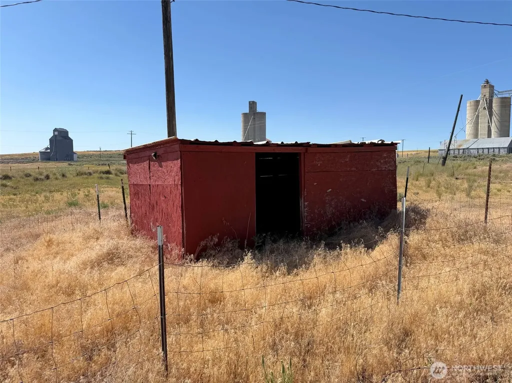 32498 Crick Road N Wilbur WA 99185