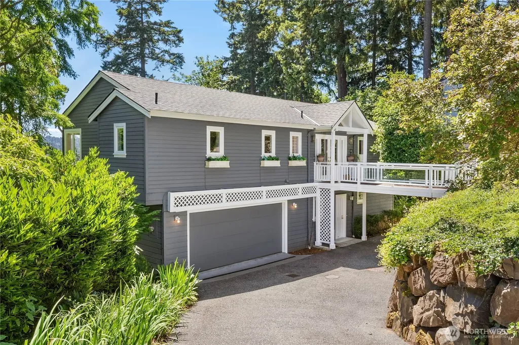 9210 Parkwood Ridge Road Mercer Island WA 98040